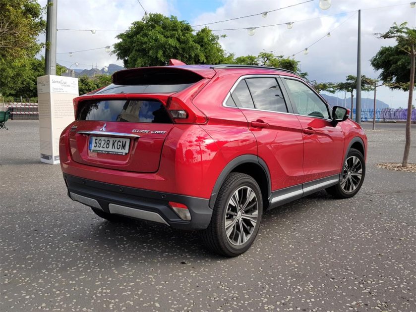 Mitsubishi-Ecplise-Cross-002