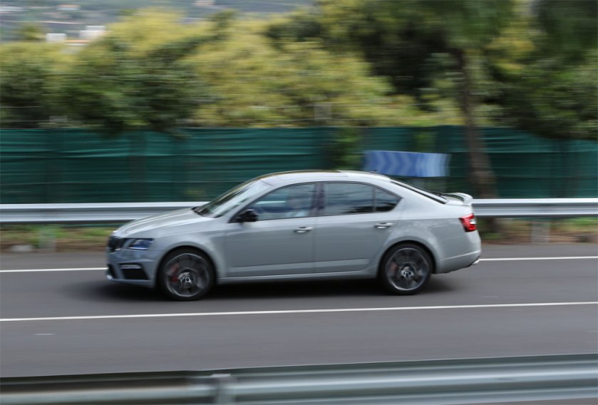 Octavia-RS-030