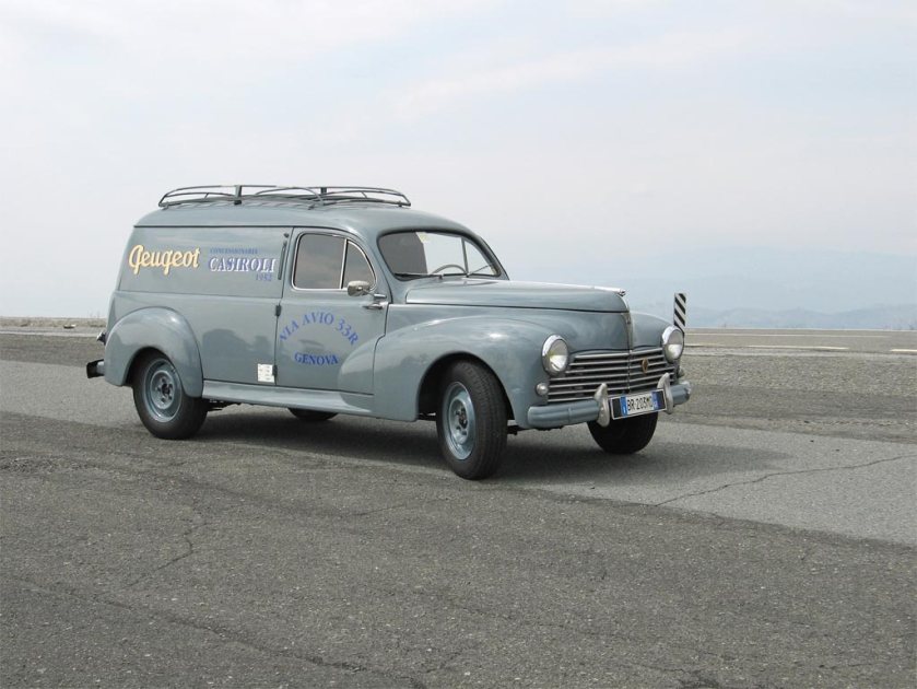Peugeot-203_0