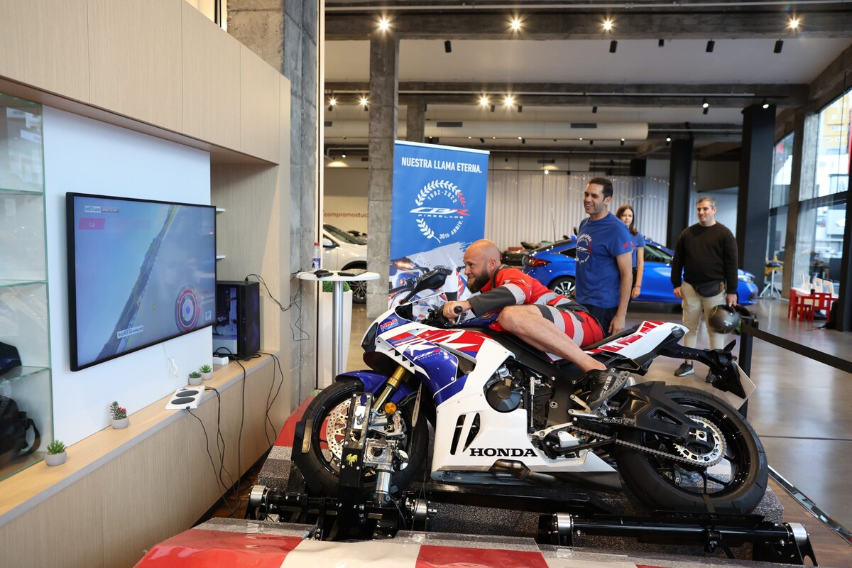 Honda Canarias trae Moto Trainer, el simulador de MotoGP más auténtico ...